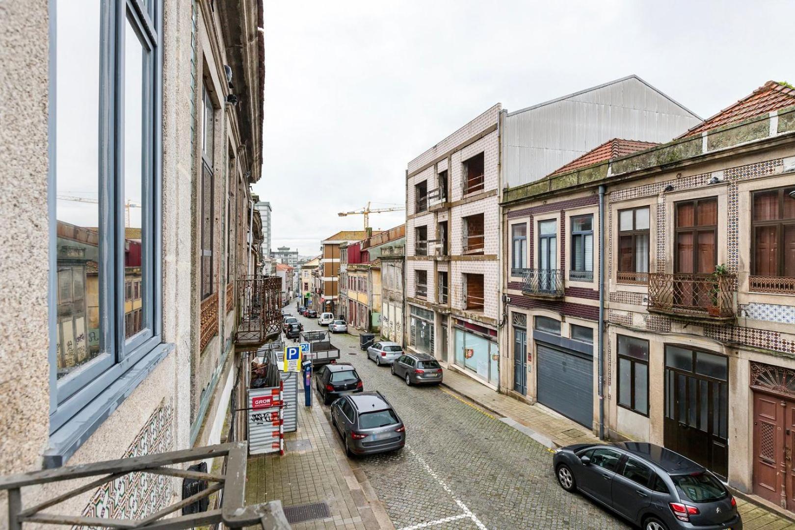 Appartamento Guestready - Stylish Haven Near Porto Cathedral Esterno foto